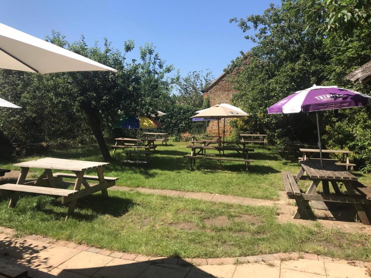 Oyo Unicorn Inn Deddington Exterior photo