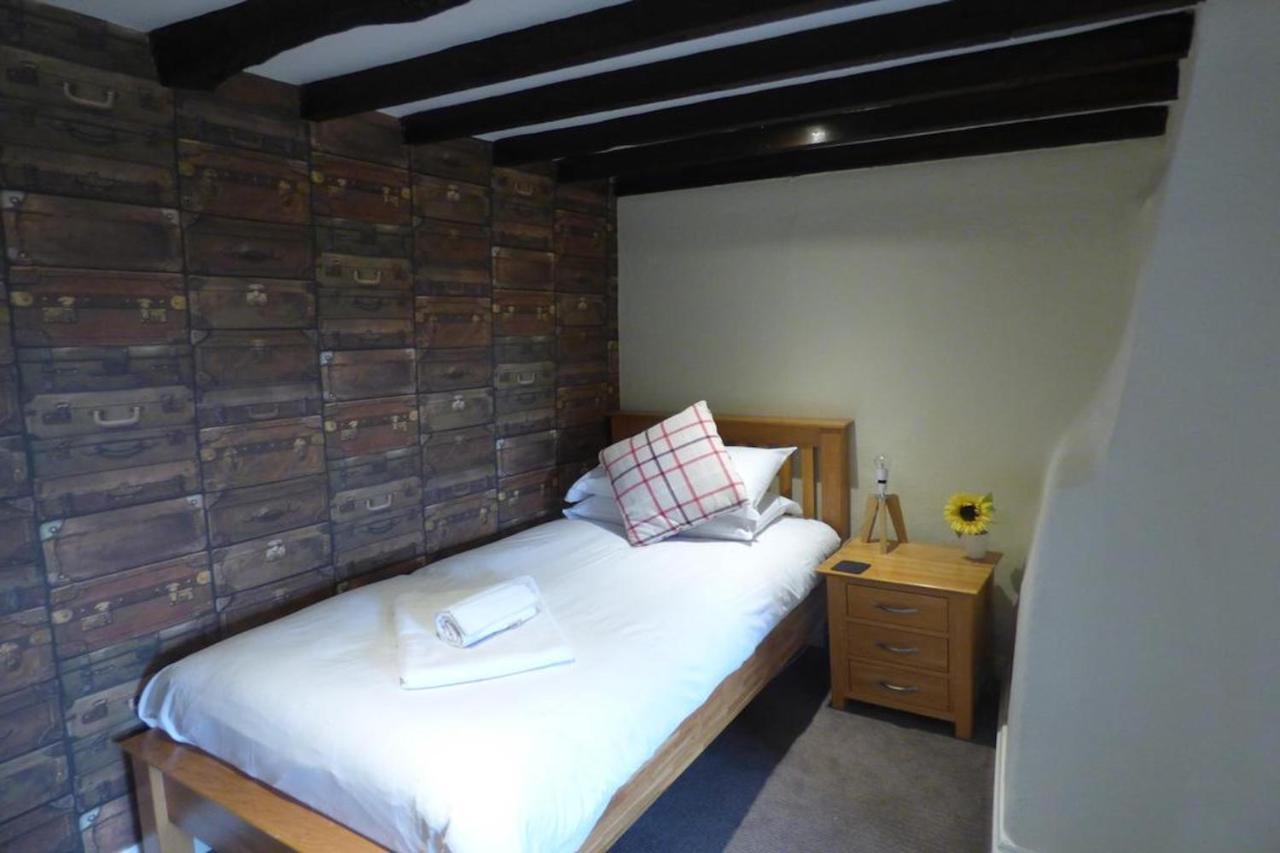 Oyo Unicorn Inn Deddington Exterior photo